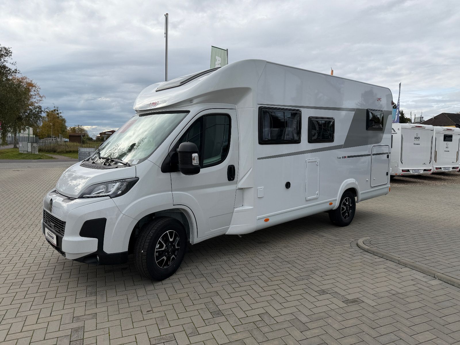 Fahrzeugabbildung LMC Tracer 690 EL