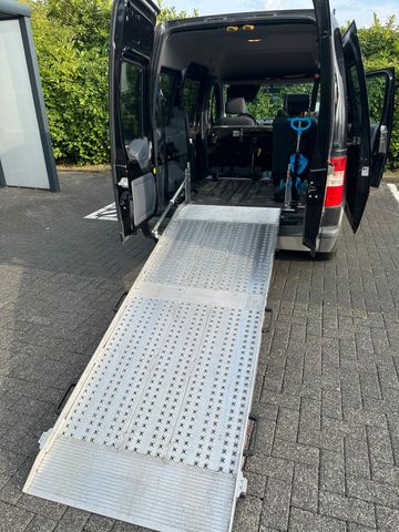 Ford Tourneo Connect lx mit Rollstuhlrampe