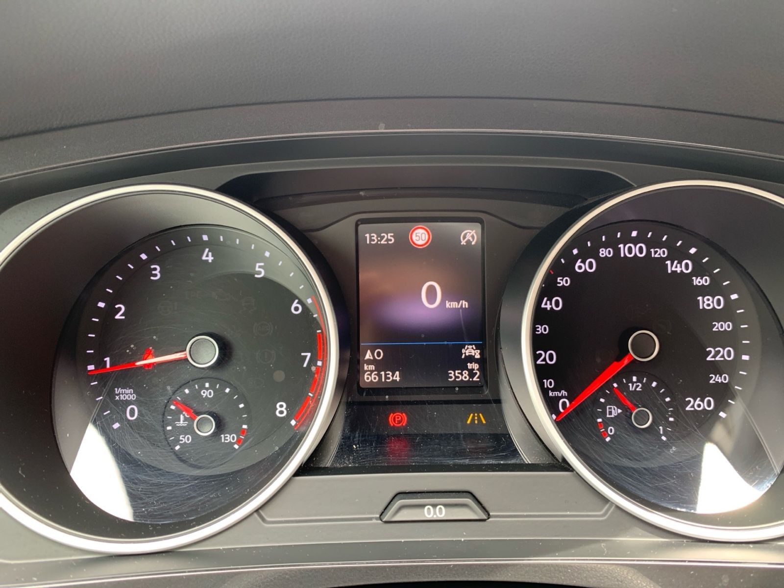 Fahrzeugabbildung Volkswagen Tiguan 1.5 TSI Comfortline BMT AHK Navi