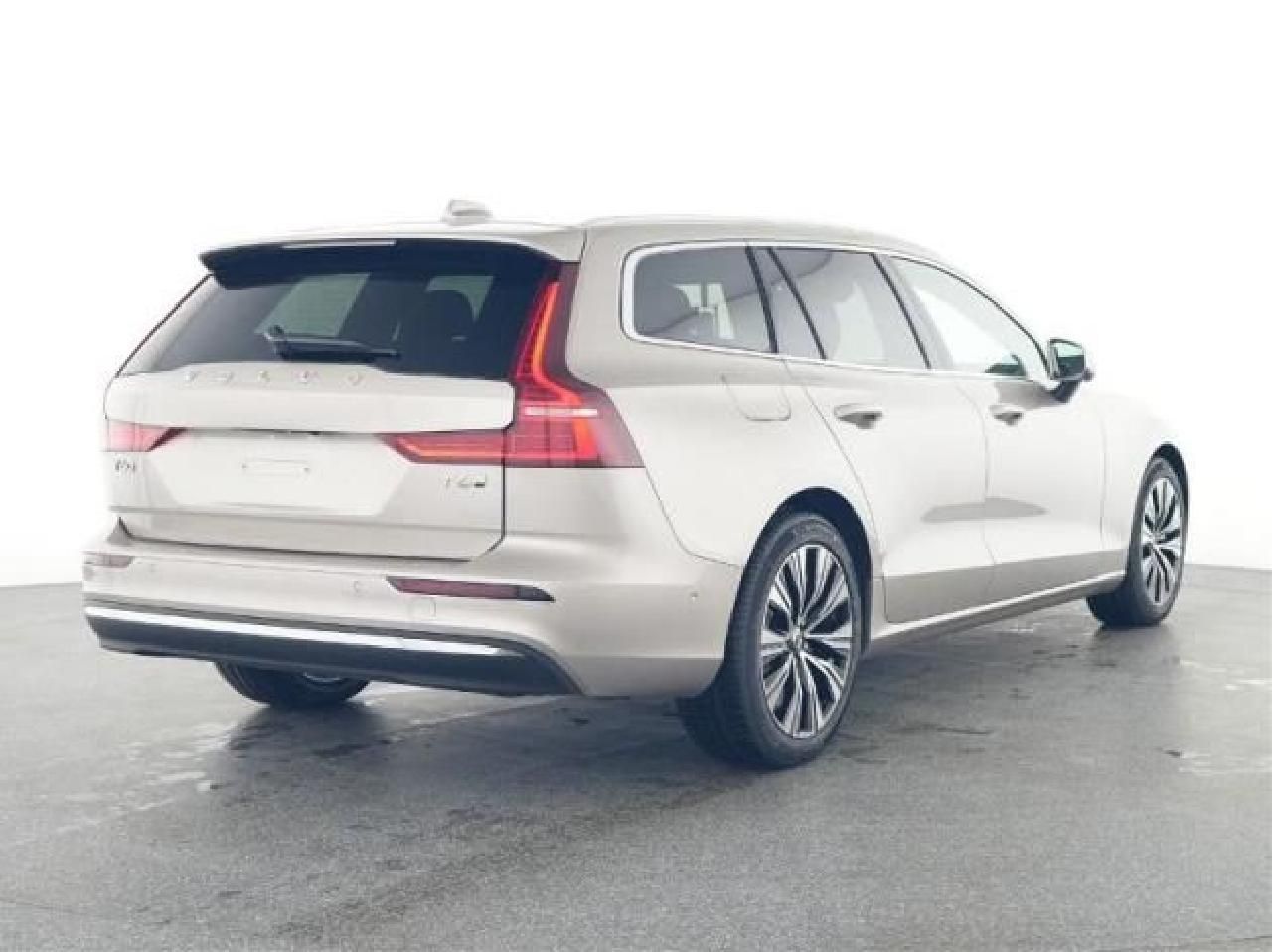 Fahrzeugabbildung Volvo V60 Kombi Plus Bright Recharge Plug-In Hybrid AW