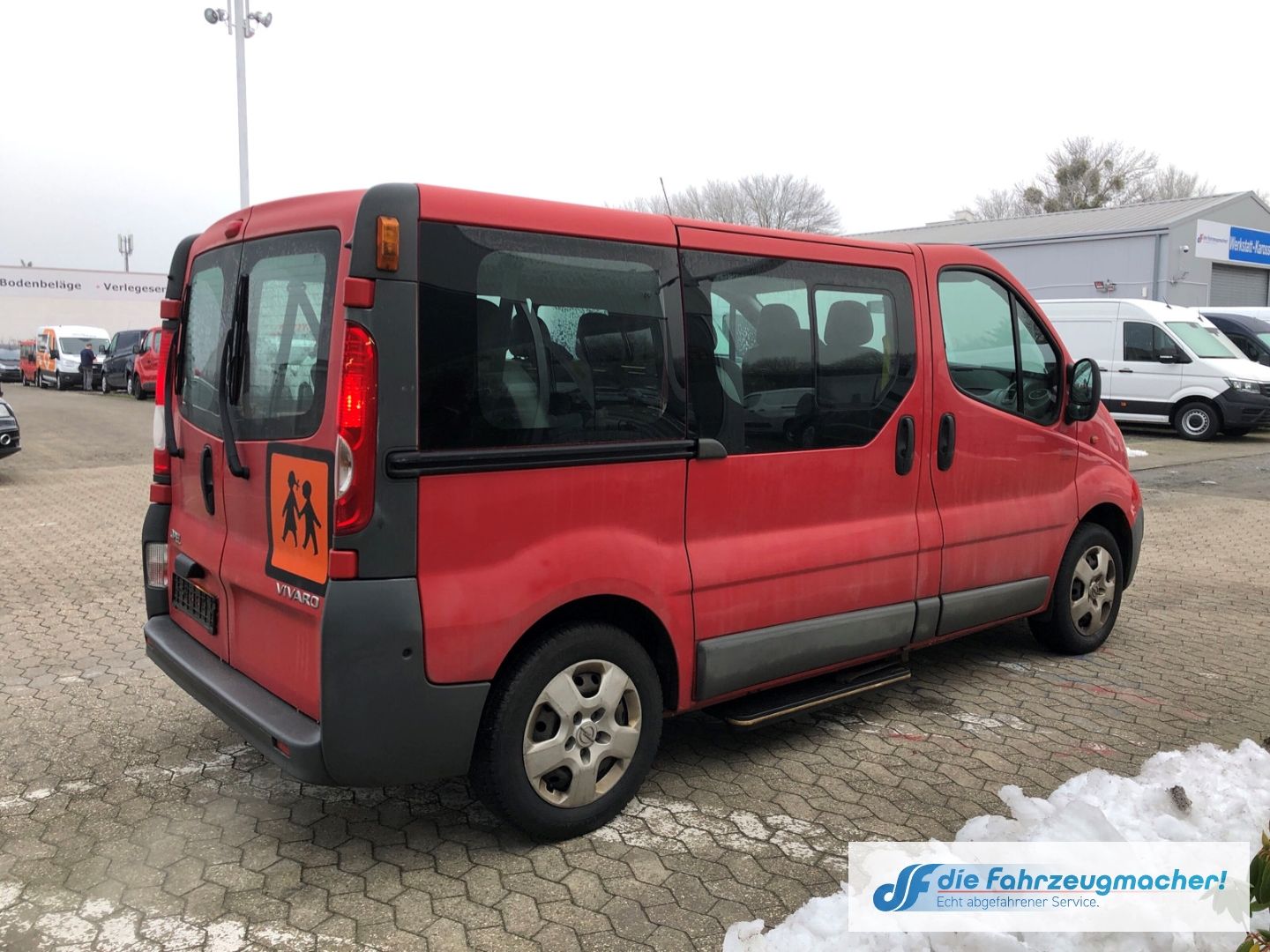 Fahrzeugabbildung Opel Vivaro Kasten Behindertengerecht 8022