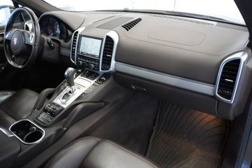 Porsche Cayenne - 11
