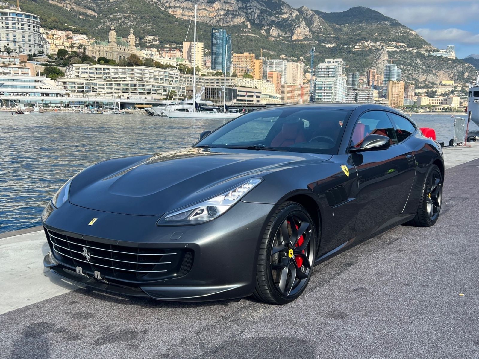 FERRARI GTC4Lusso