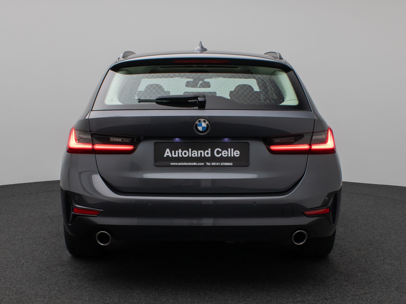 Fahrzeugabbildung BMW 330d xD Panorama DAB HiFi Stop&Go PDC AHK Sport