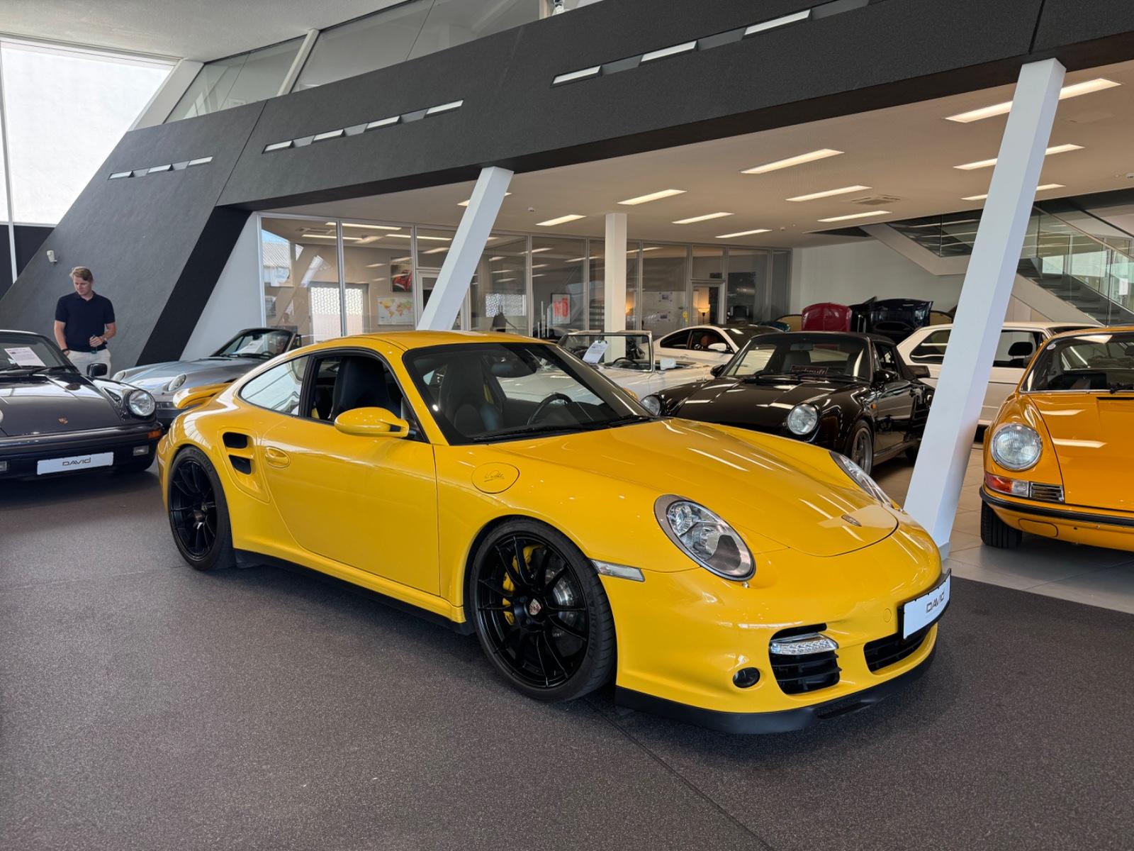 Porsche 997 Turbo*Schalter*Deutsch*PCCB*