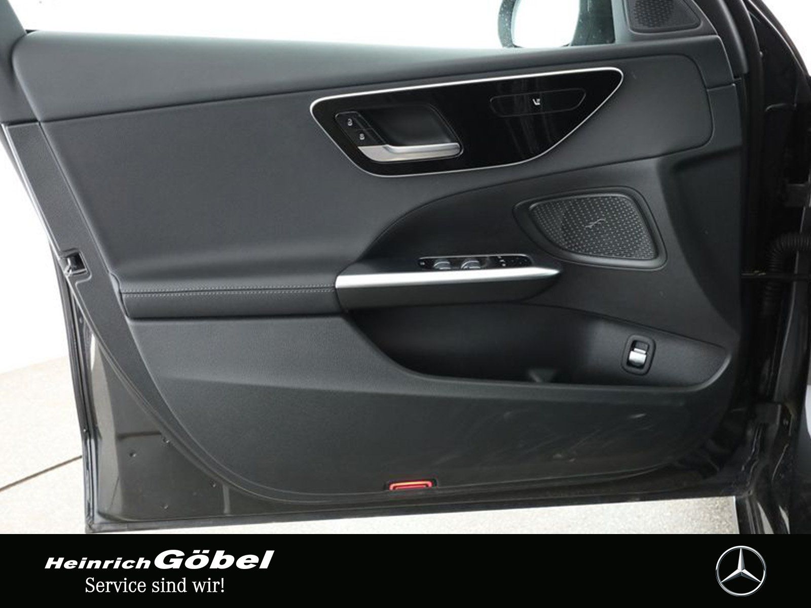 Fahrzeugabbildung Mercedes-Benz C 200 d T AVANTGARDE+TOTWINKEL+KAMERA+CARPLAY