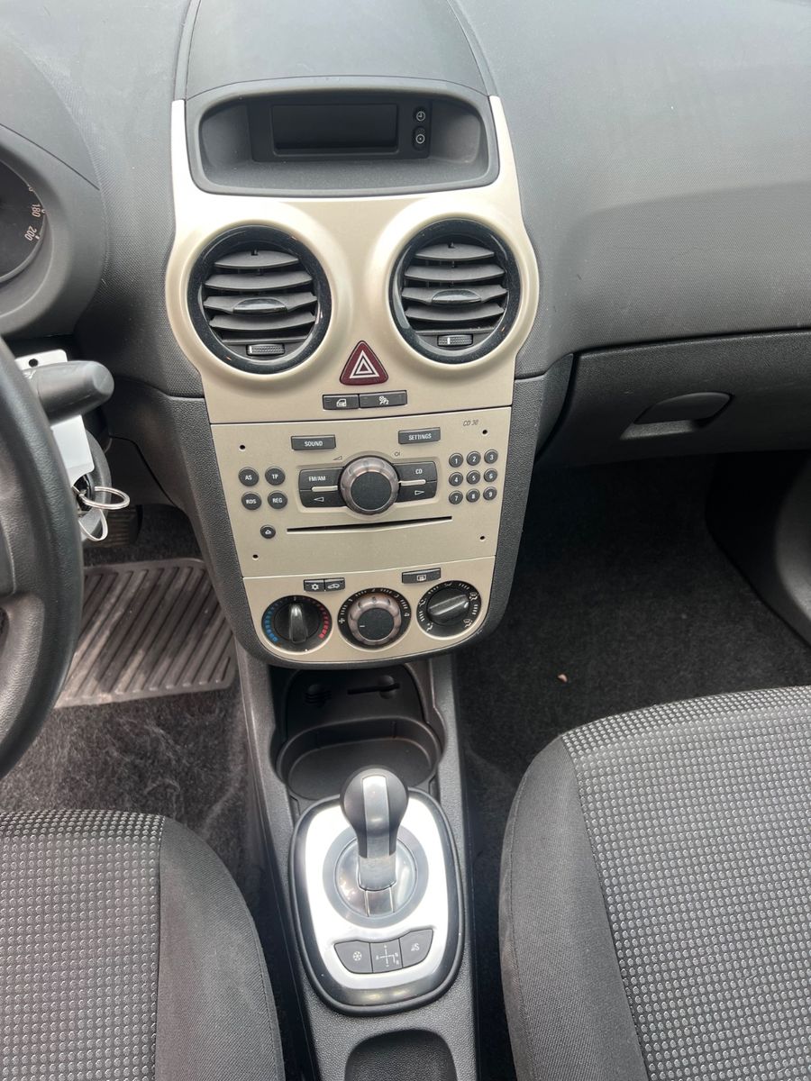 Fahrzeugabbildung Opel Corsa D Selection 1.2 Automatik