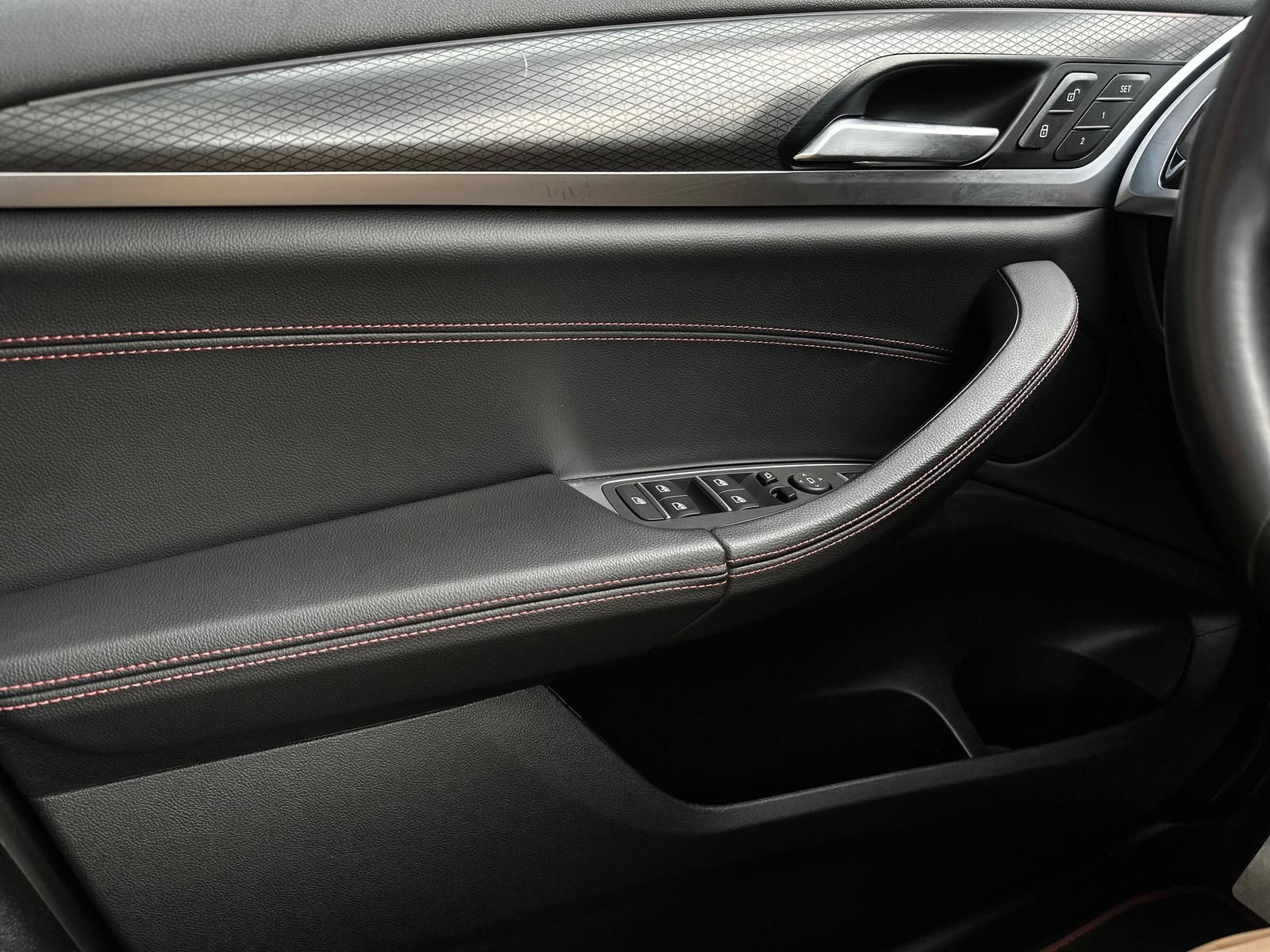 BMW X4 xDrive20d M SPORT X SHADOW LED#AHK#PANO#HUD - Image 17