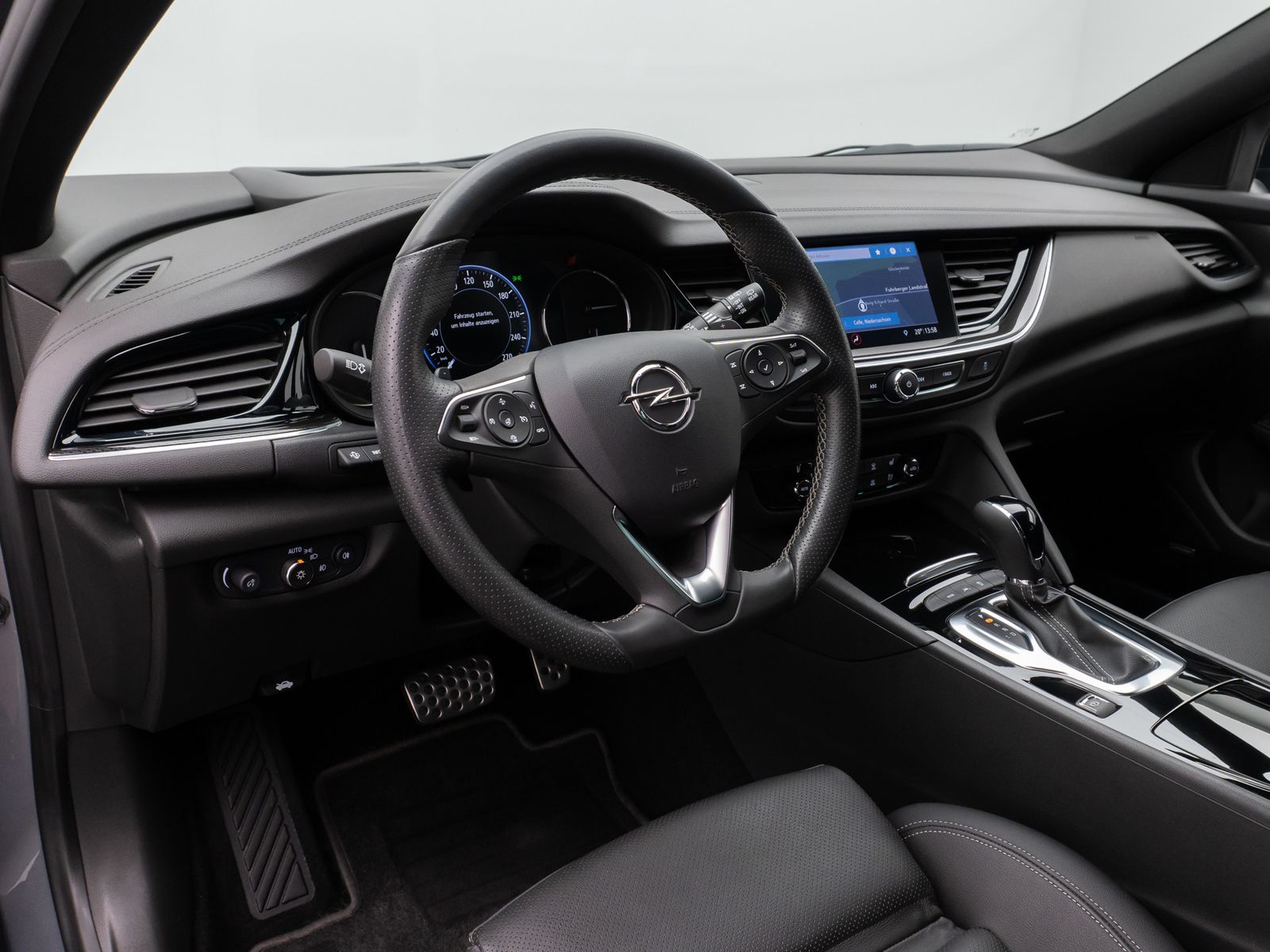 Fahrzeugabbildung Opel Insignia B Sports GSLine Plus 4x4 Kamera HUD AHK