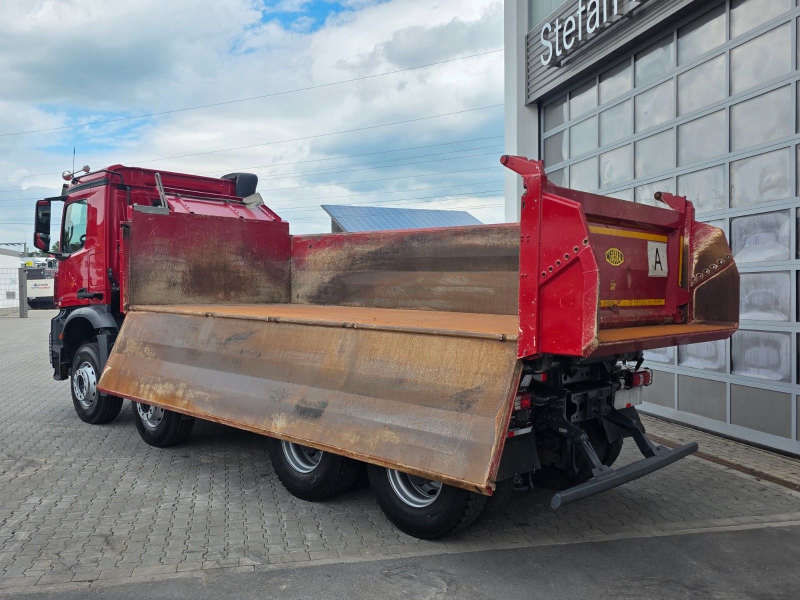 Fahrzeugabbildung Mercedes-Benz Arocs 4145 K 8x4 Meiller Bordmatik PPC