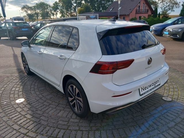Volkswagen Golf VIII 1.5 TSI Energy AppConnect RearView foto 3