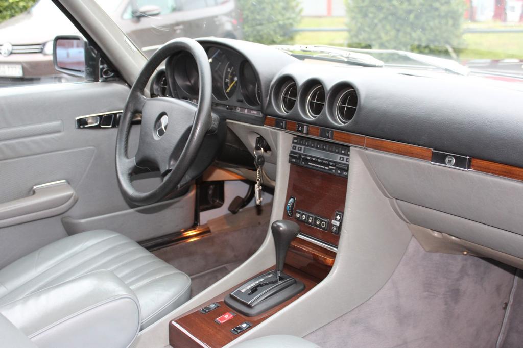 Mercedes-Benz SL 380