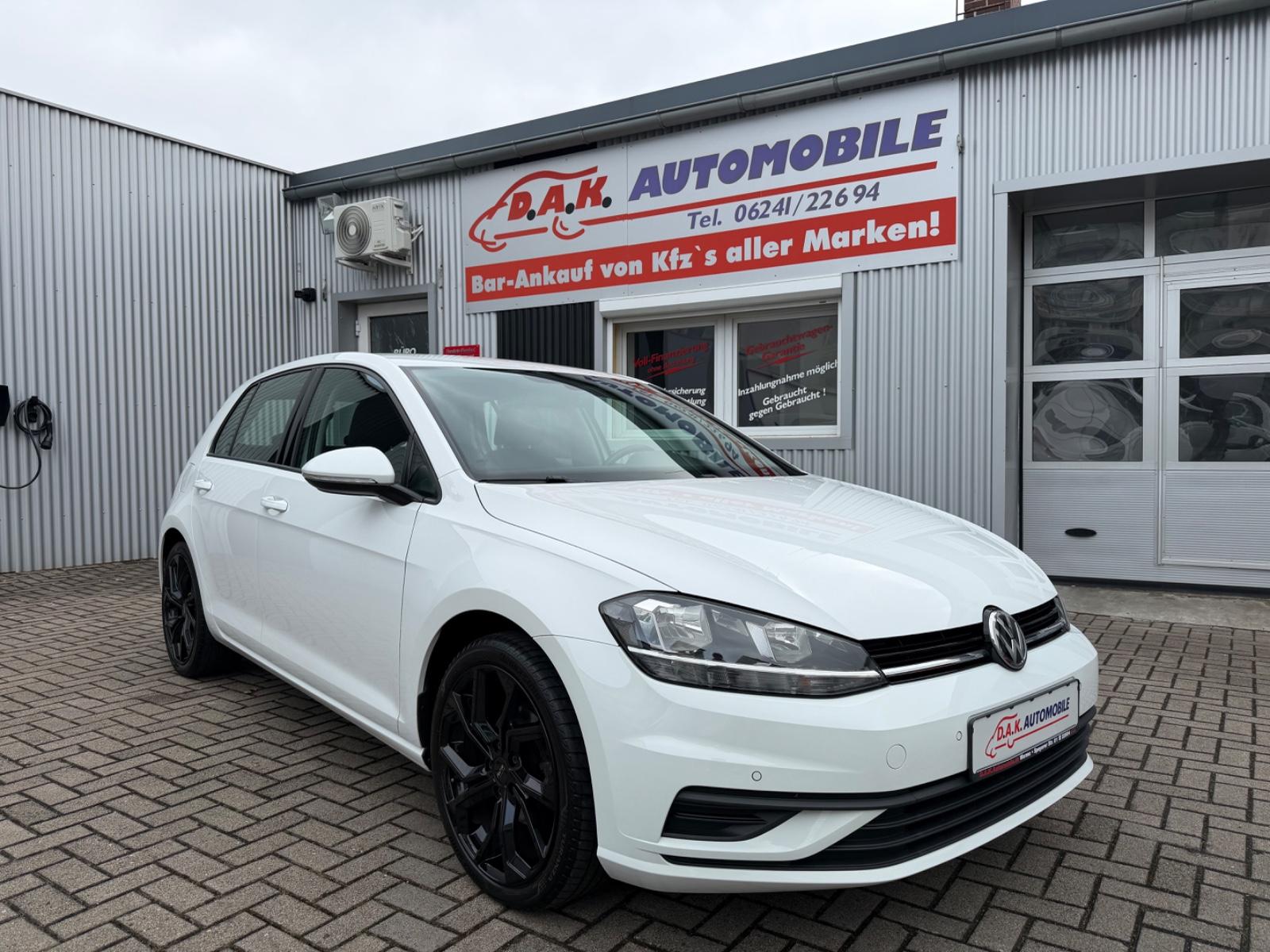 Volkswagen Golf VII Lim. Trendline BMT 1.Hand+PDC+CarPlay