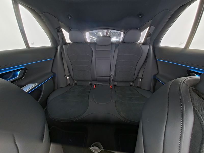 Fahrzeugabbildung Mercedes-Benz E 220 d 4M T AMG AHK+Pano+Night+Distronic+Keyles