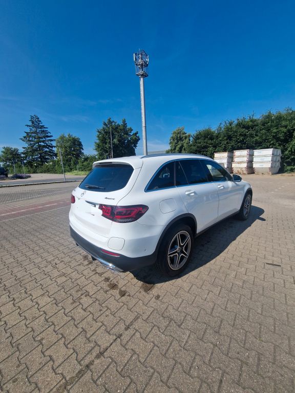 Image of Mercedes-Benz GLC 300
