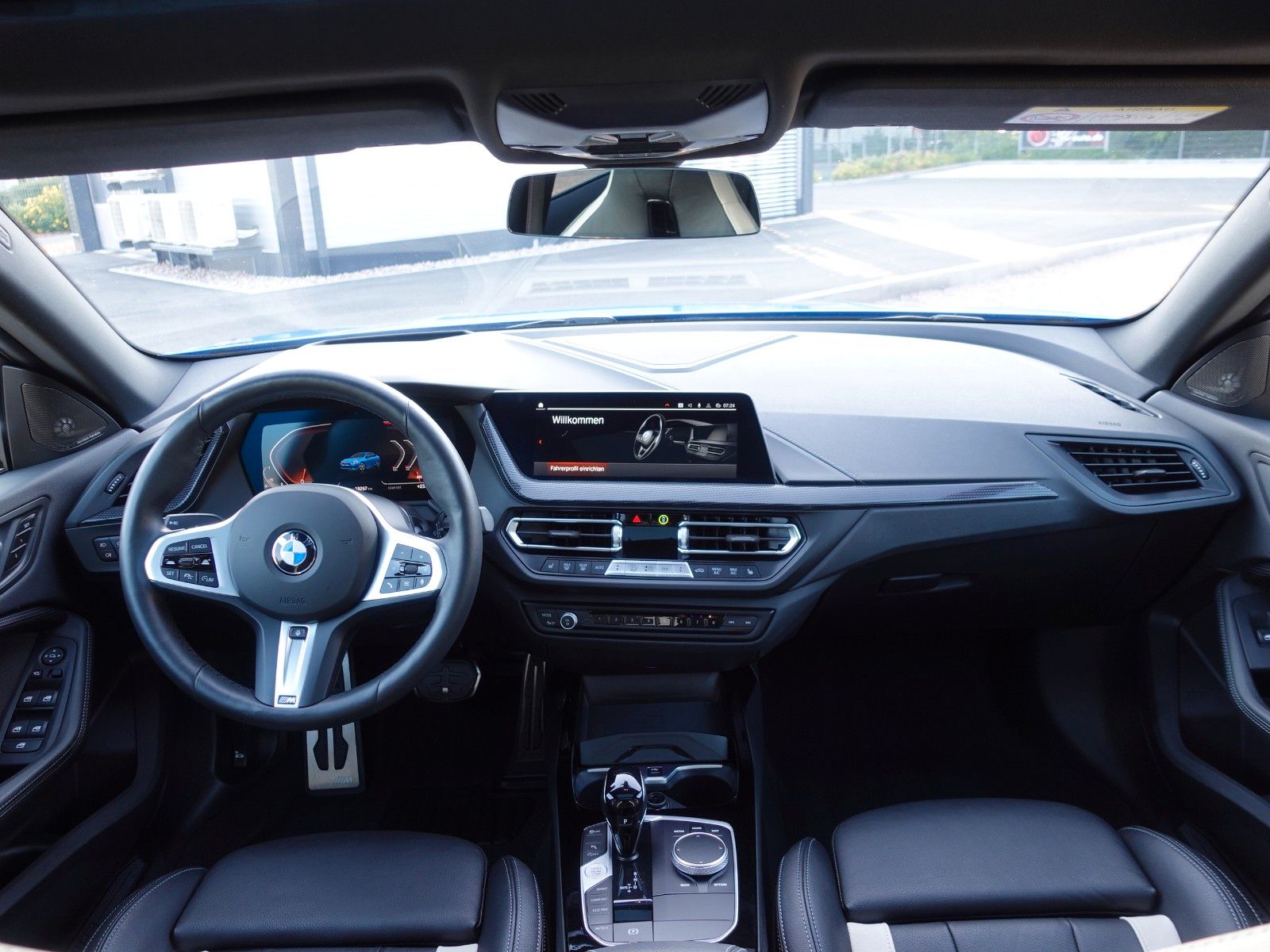 Fahrzeugabbildung BMW 220i Gran Coupé M Sport LED/HUD/Pano/HarmanKard.