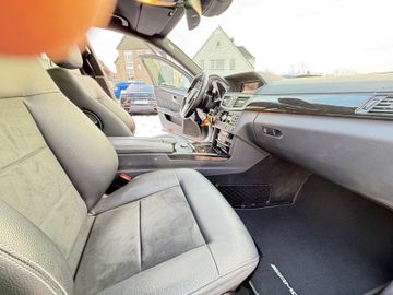 Mercedes E 200 - 11