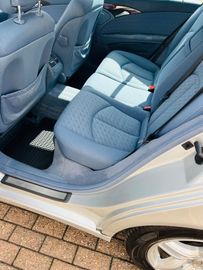 Mercedes E 200 - 5