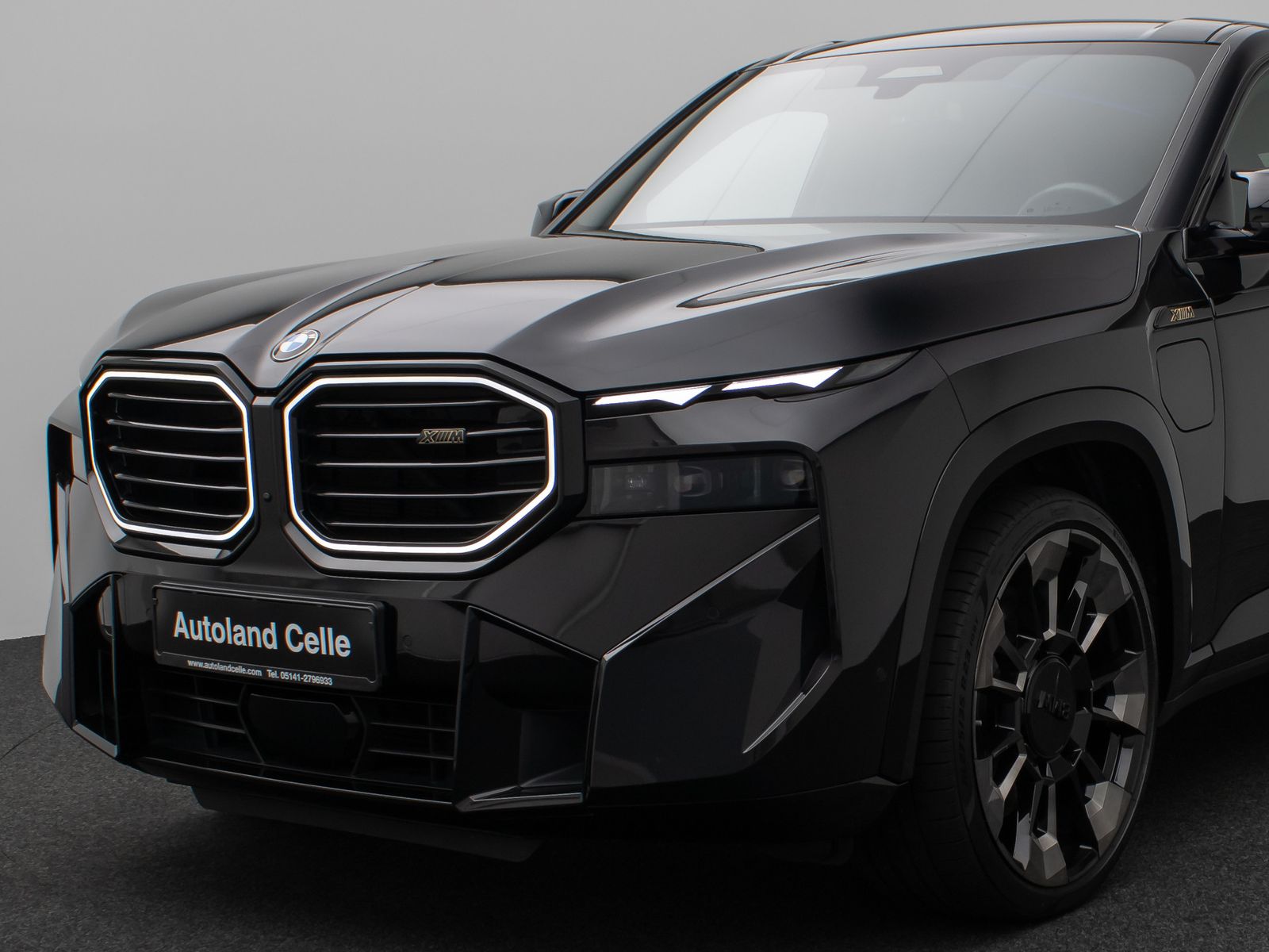 Fahrzeugabbildung BMW XM 360° HUD DAB B&W Massage SoftCl AHK 23Zoll