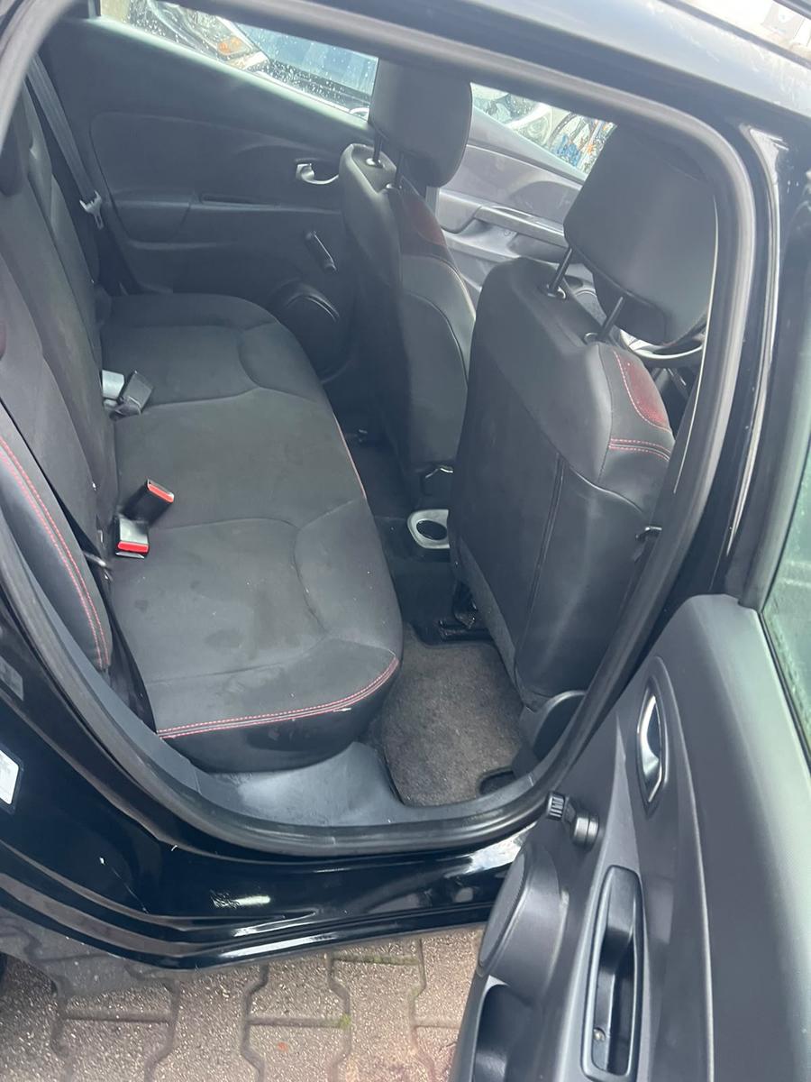Renault Clio 2015 — photo 19