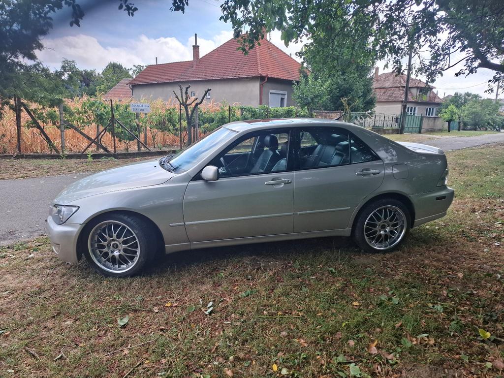 Lexus IS 300  2JZ Manual