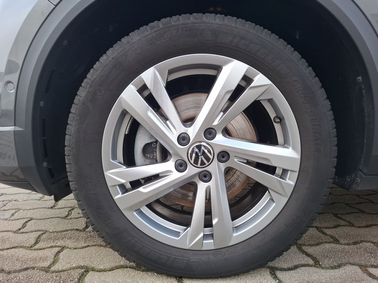 Fahrzeugabbildung Volkswagen T-Roc TDI R-Line DSG LED AHK Navi AID ACC RFK SH