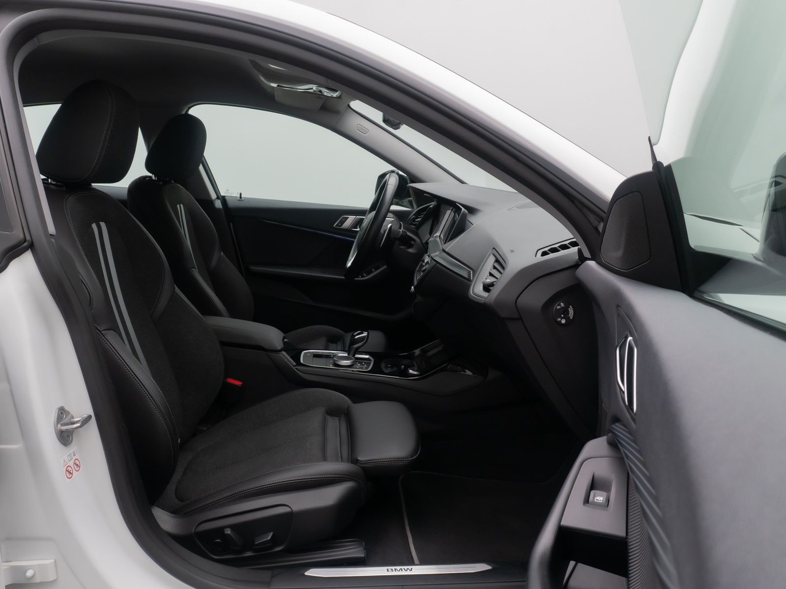 Fahrzeugabbildung BMW 220d Gran Coupé Sport Line HUD DAB Alarm Komfort