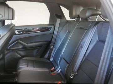 Porsche Cayenne - 10