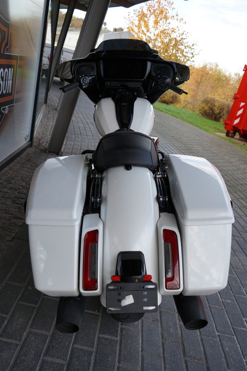 Fahrzeugabbildung Harley-Davidson Street Glide 117 FLHX MY25 - EX Demo