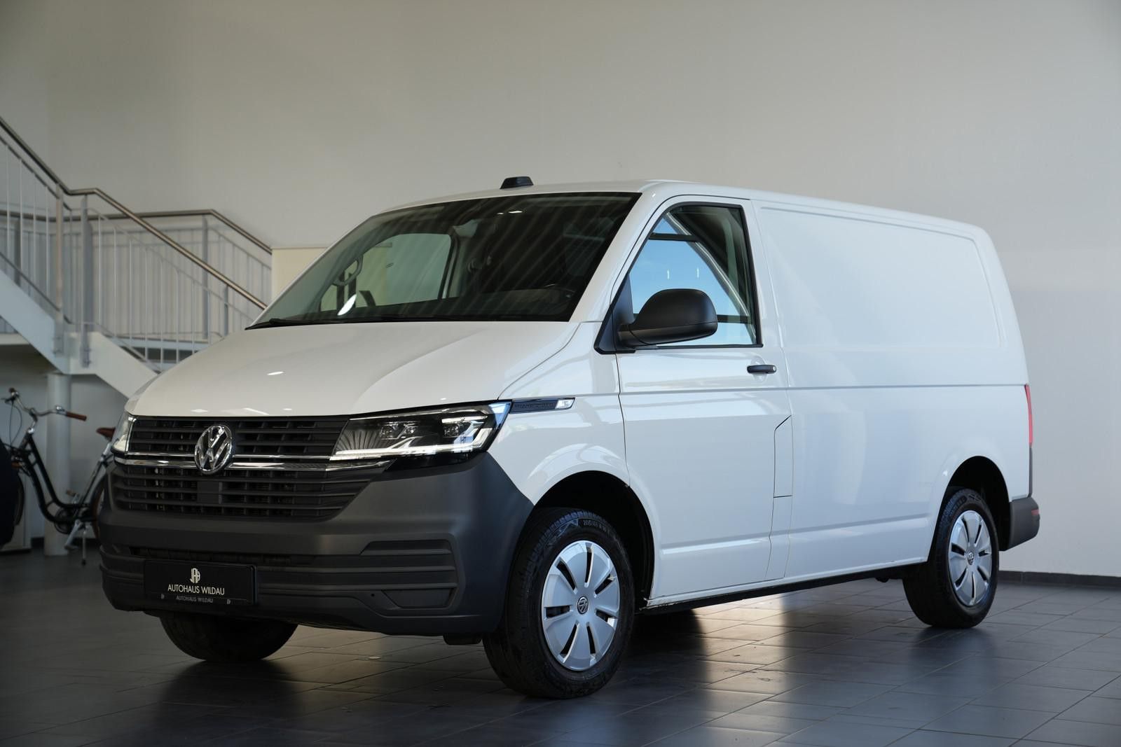 Volkswagen T6.1 Transporter Kasten FWD *AUT*NAV*LED*ACC* imagem 3