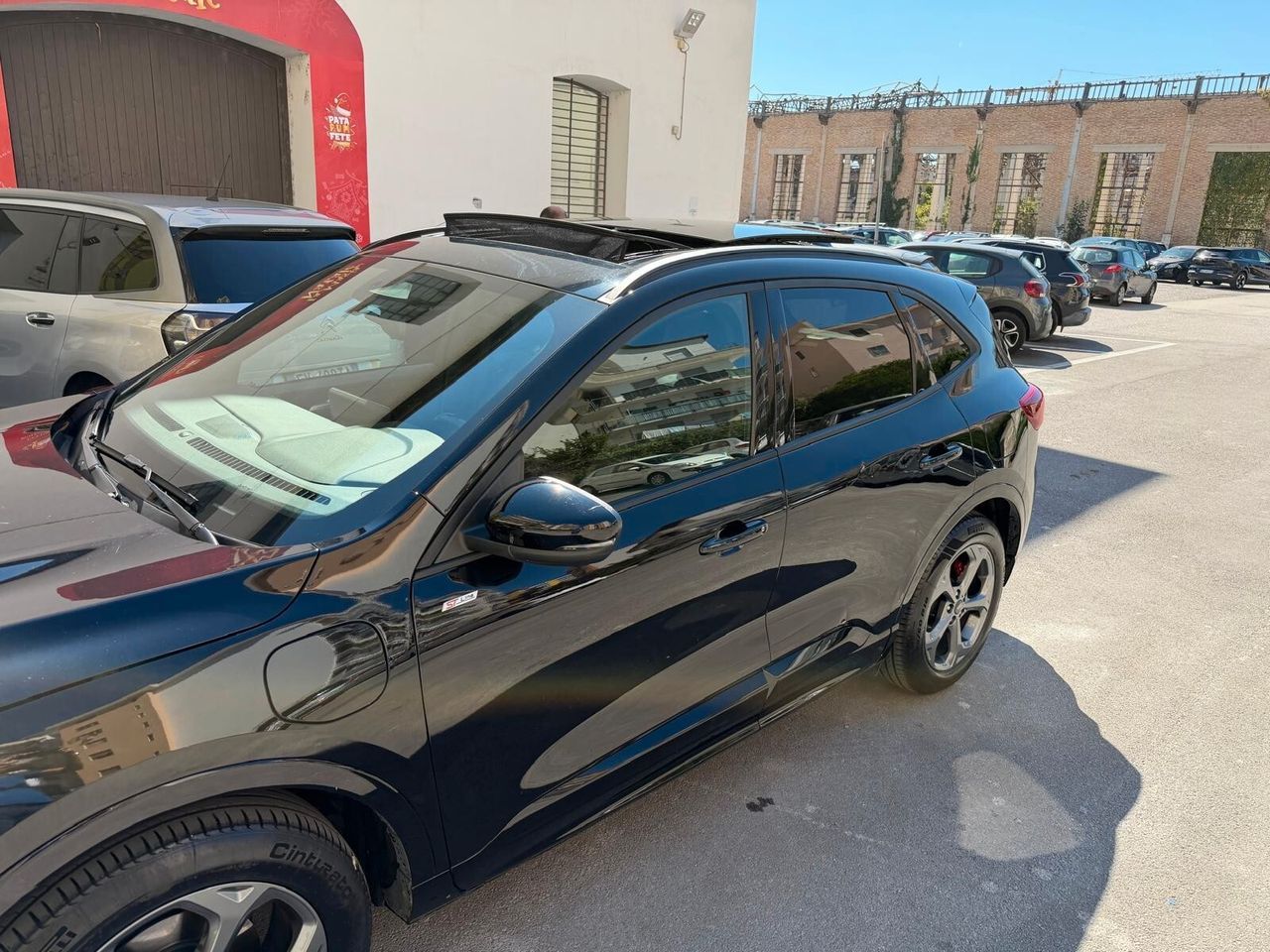 Ford Kuga 2.5 Full Hybrid 190 CV CVT 2WD ST-Line imagem 2