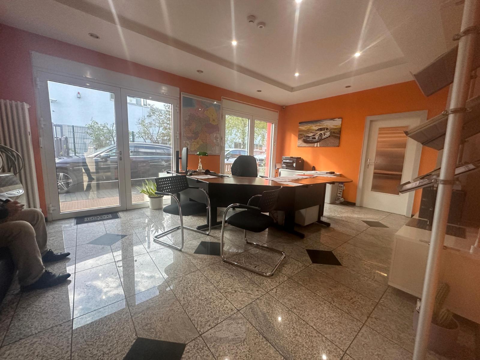 showroom-image-top