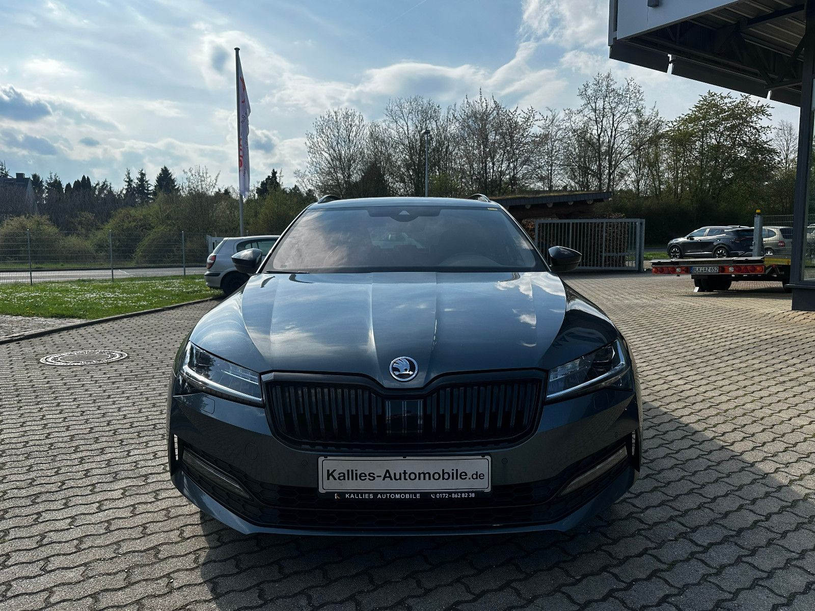 Fahrzeugabbildung SKODA Superb Combi Sportline 4x4