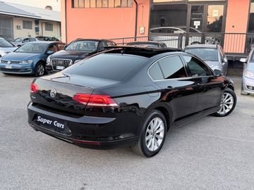 Volkswagen Passat - 4