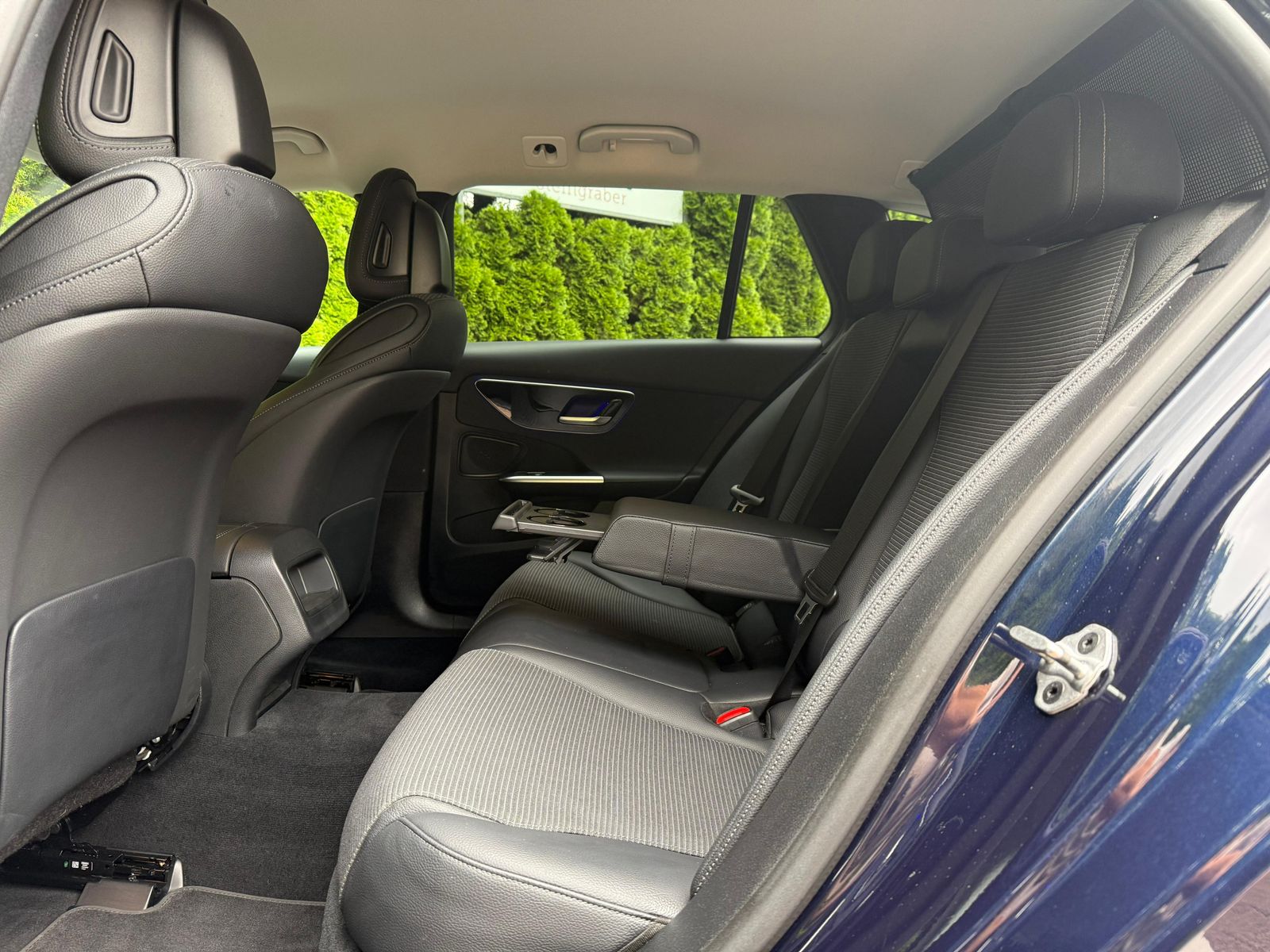 Fahrzeugabbildung Mercedes-Benz C 220 d T 9G Avantgarde LED+T-LEDER+KAM+MBUX+SHZ