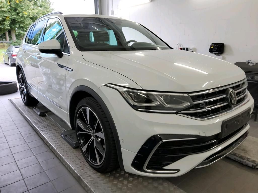 Volkswagen Tiguan 2.0 TDI DSG R-LINE AHK 360° PANO STHZ foto 4