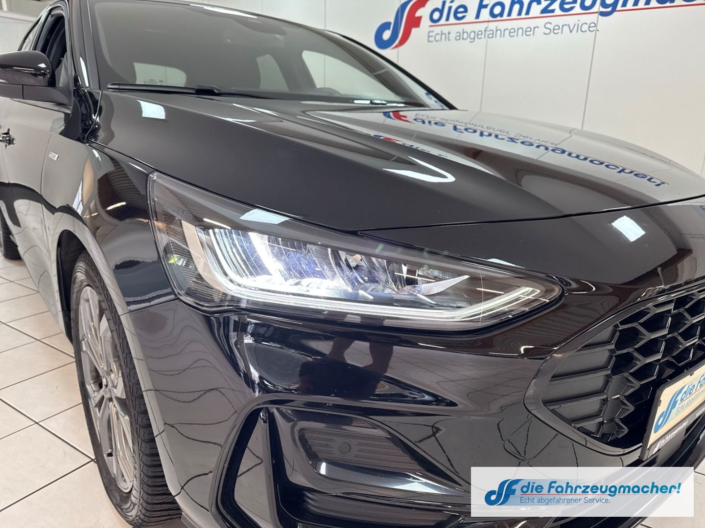 Fahrzeugabbildung Ford Focus ST-Line Navi LED ACC Apple CarPlay Android