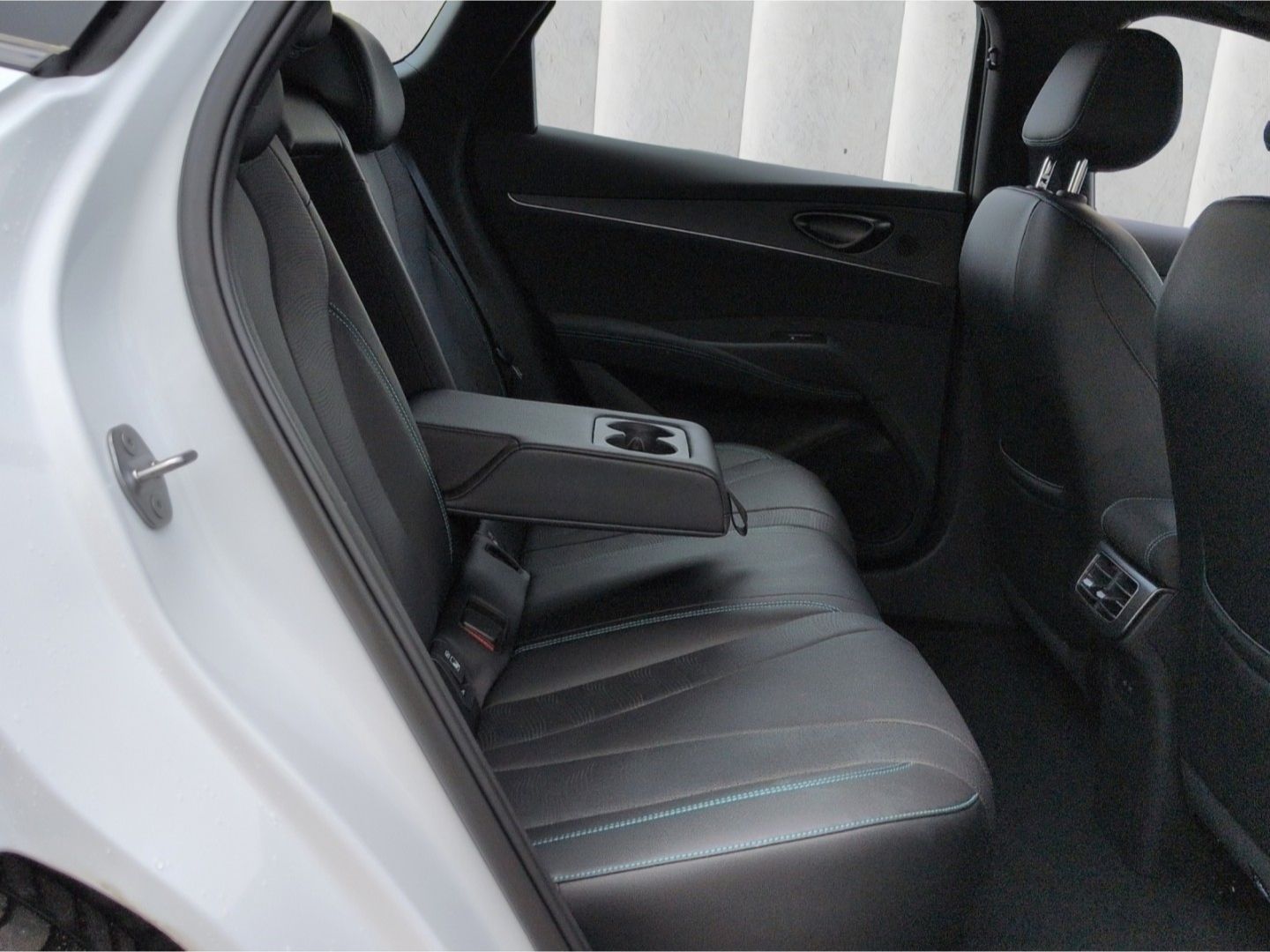 BYD SEAL 6