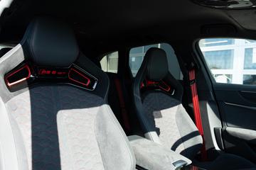 2025 AUDI RS6 — миниатюра 28