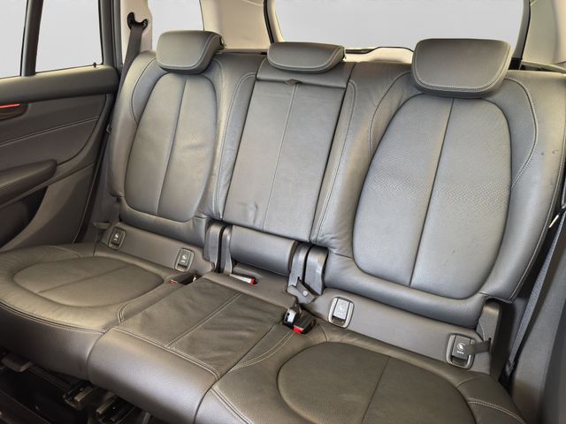 Fahrzeugabbildung BMW 218i Gran Tourer Luxury Line+Leder+HiFi+AHK+DAB