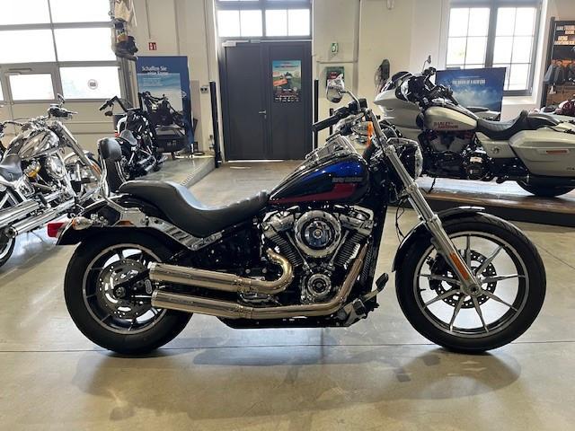 Harley-Davidson Low Rider 107cui mit Miller Edelstahl Auspuff