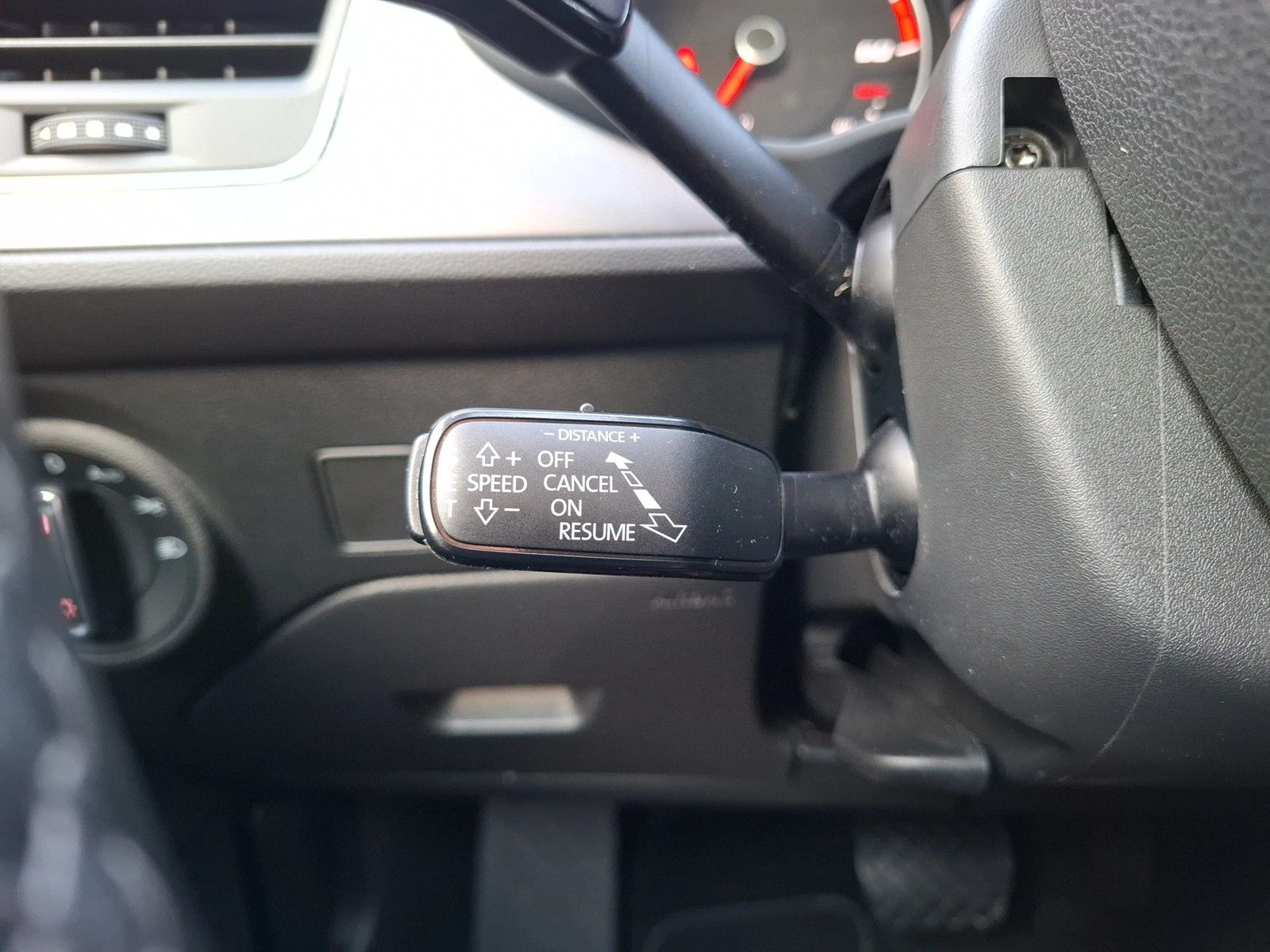Fahrzeugabbildung SEAT Leon ST TDI Style DSG Navi ACC RFK beats SHZ