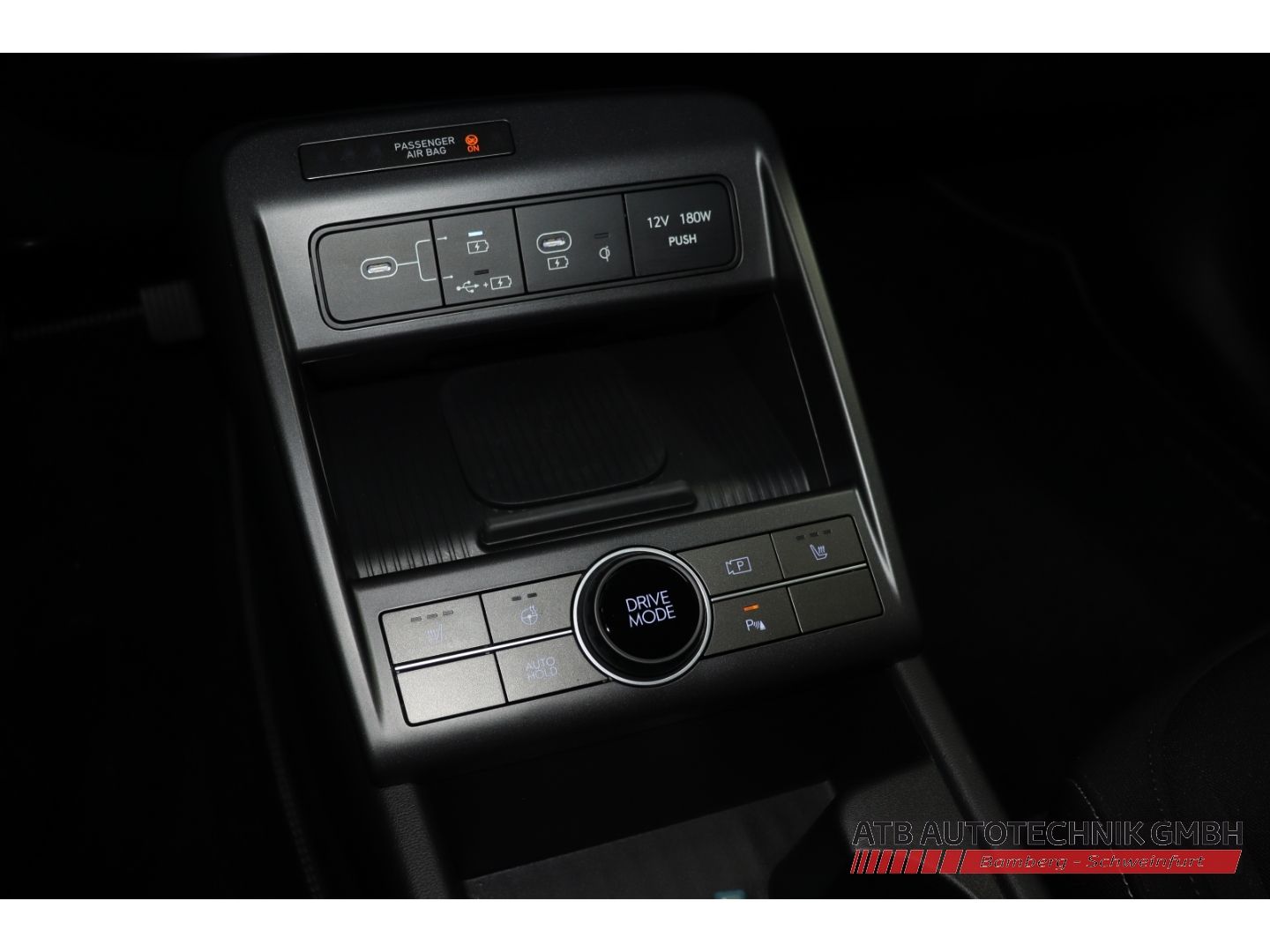 Fahrzeugabbildung Hyundai KONA Elektro Trend 2WD 65,4kWh 99,3% SOH Navi 36