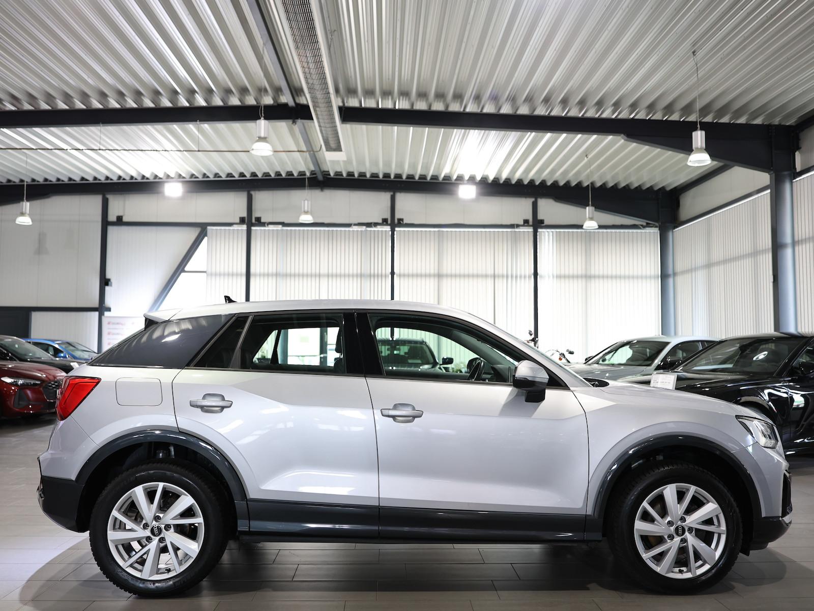 Audi Q2 35 TFSI ADVANCED SILVER & BLACK / LED, LEDER, миниатюра 8