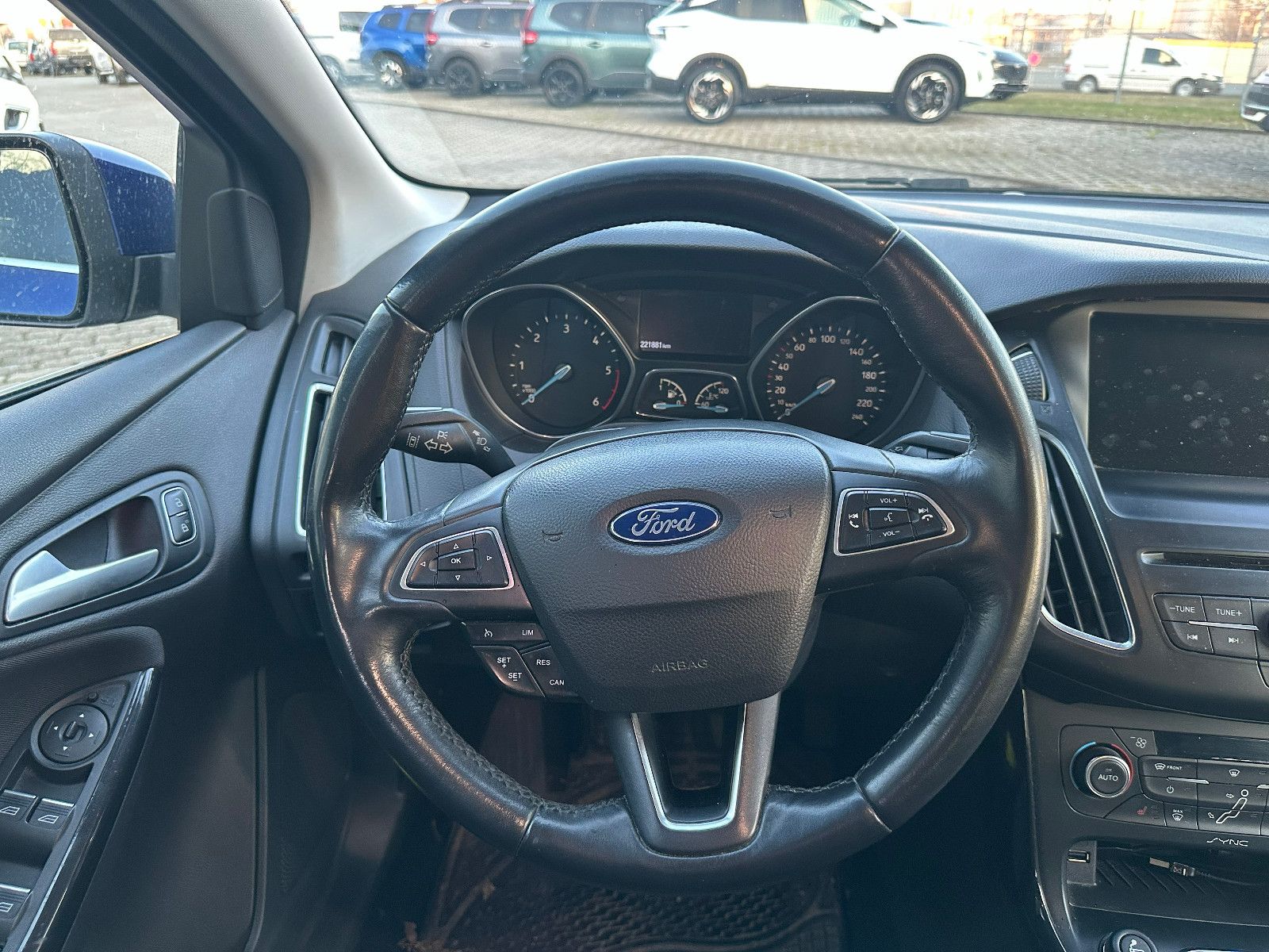 Fahrzeugabbildung Ford Focus Lim. Titanium