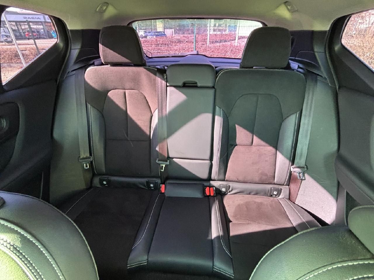 Fahrzeugabbildung Volvo XC40 R Design 2WD