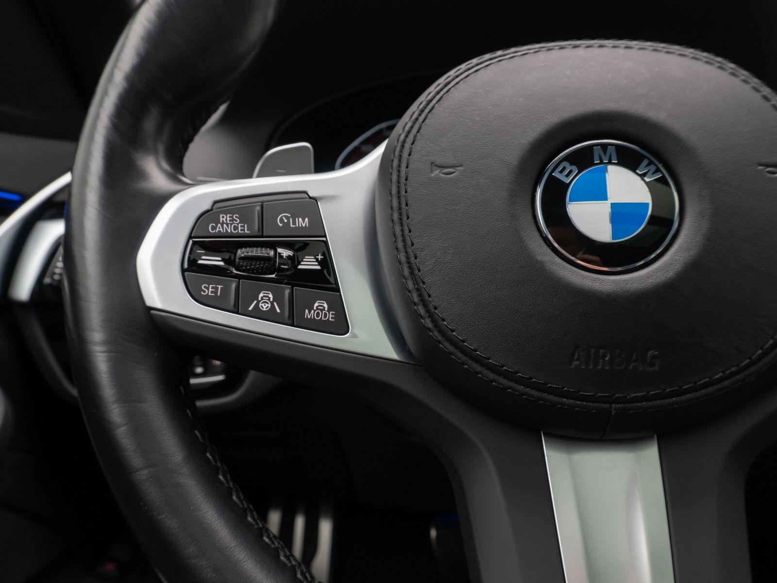 Fahrzeugabbildung BMW 530d M Sport Laser DAB Kamera HUD Panorama 19"