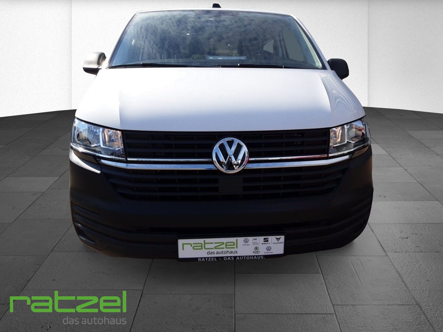 Fahrzeugabbildung Volkswagen T6.1 Kombi KR 2.0 TDI 9-Sitzer Anhängerkupplung