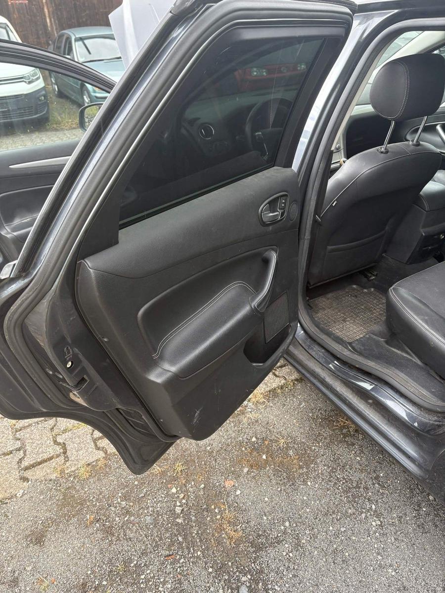 Ford Mondeo 2010 — photo 7