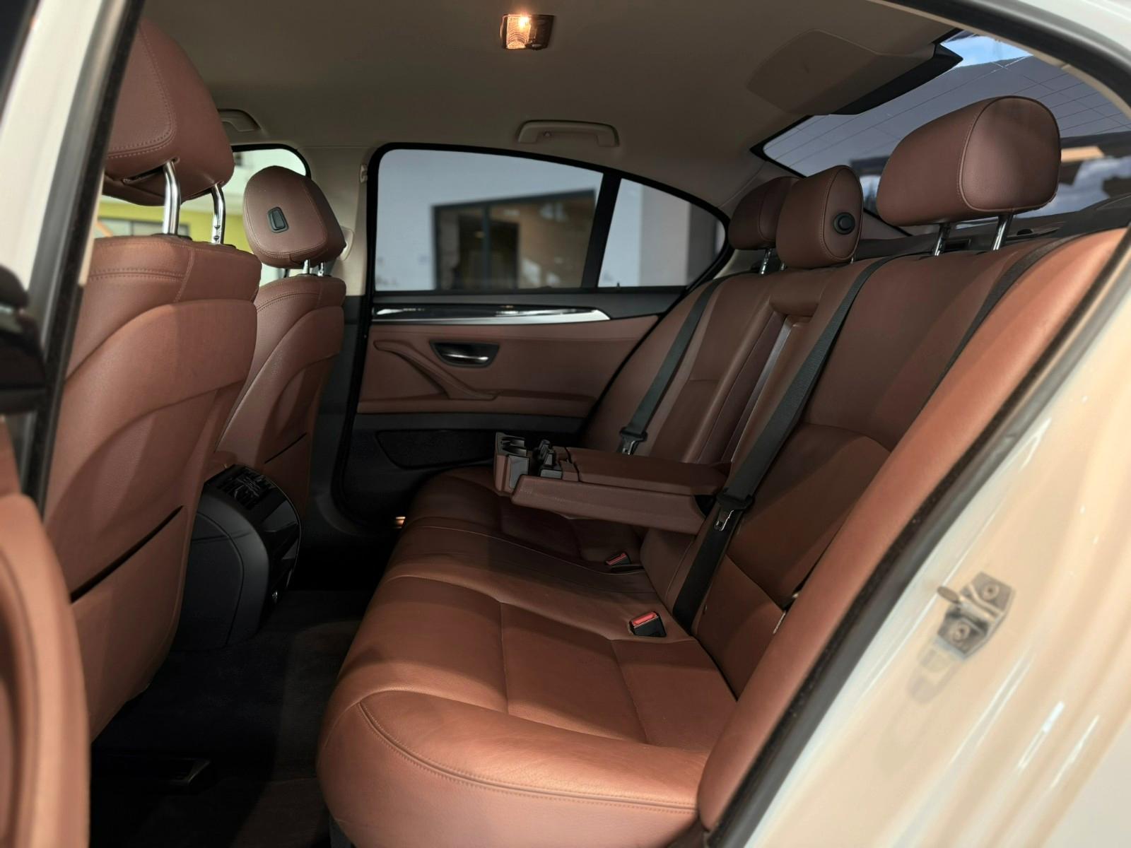 BMW 520d Lim. *SHZ*PDC*HiFi*Navi*